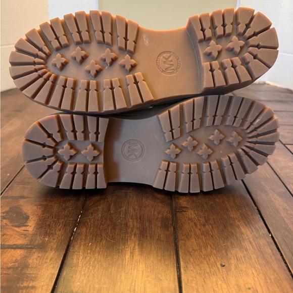 Michael Kors Parker Lug Loafer Studded Tan Gold Chunky Y2K - Picture 12 of 16